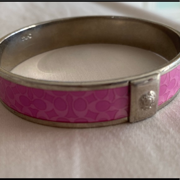 Coach pink and silver bangle - Picture 5 of 9